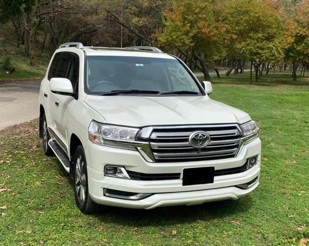 Toyota LC200 V8